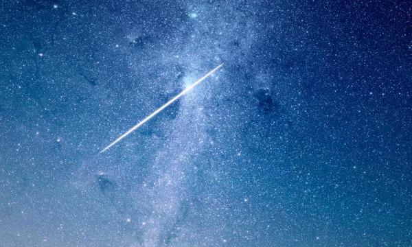 敬礼，八一军旗